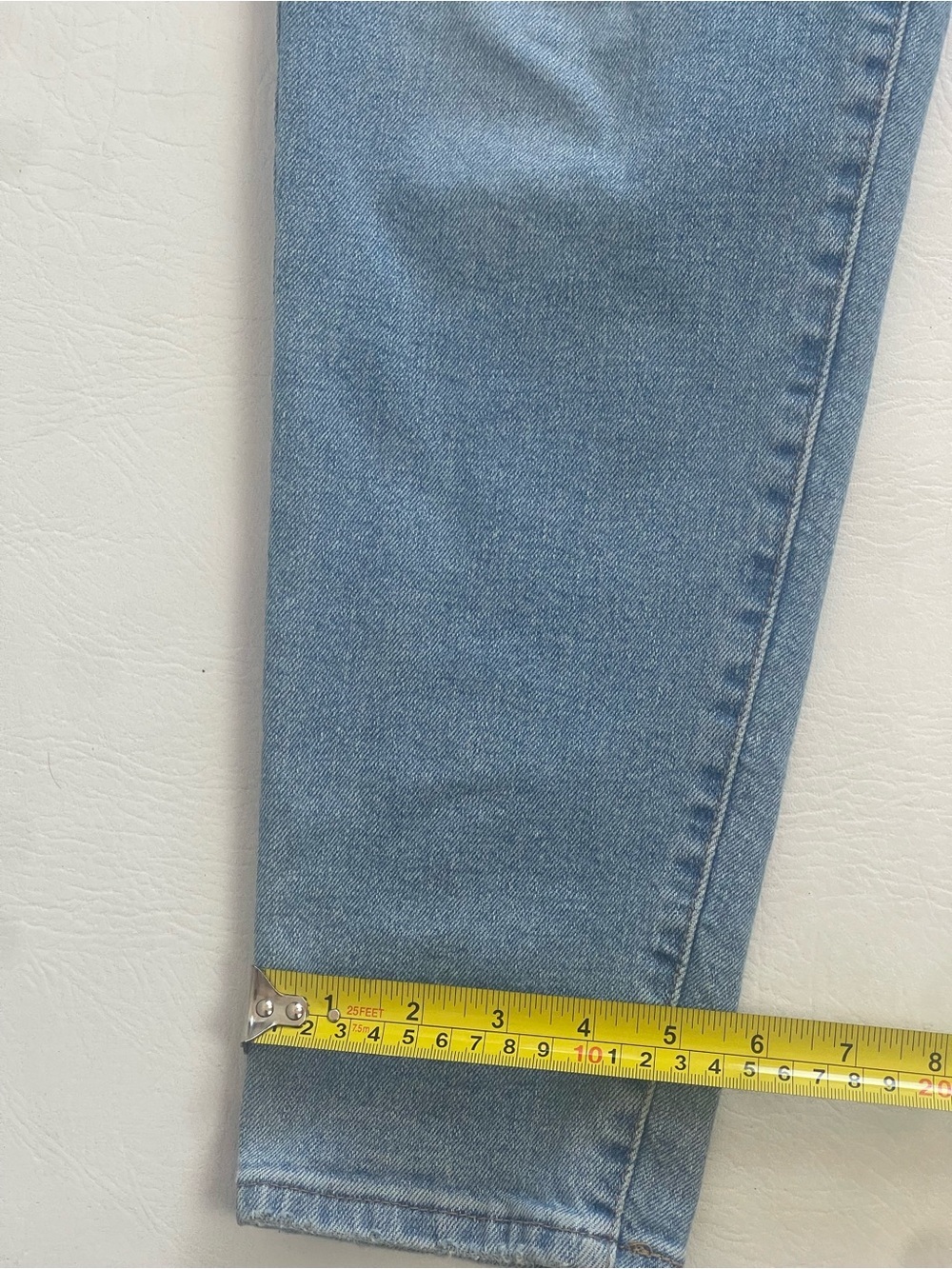 Levi’s High Waisted Mom Jeans W28 L29 Light Wash High Rise - Picture 4 of 14